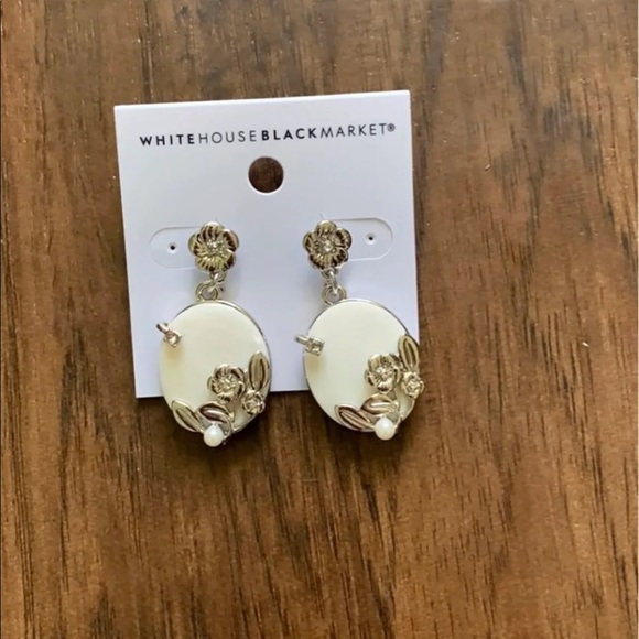 WHBM stone & mother of pearl floral drop earring - Picture 14 of 14